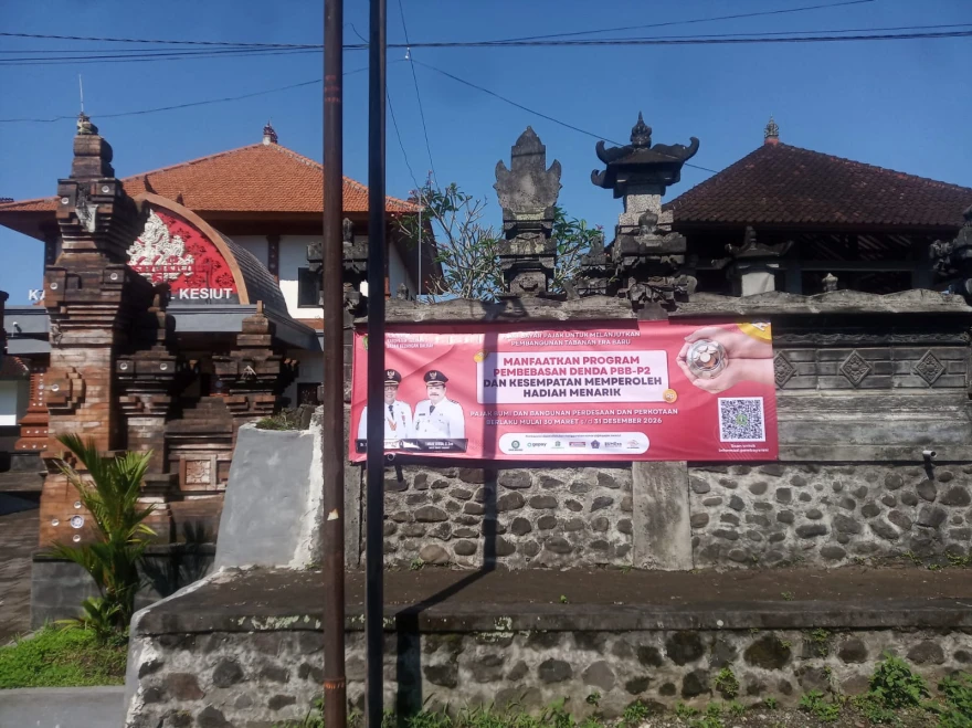 Pemasangan Spanduk PBB