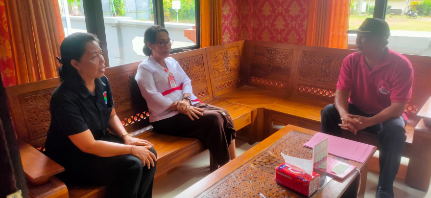 Dinas Kantor Bupati Tabanan berkunjung ke Kantor Desa Kesiut
