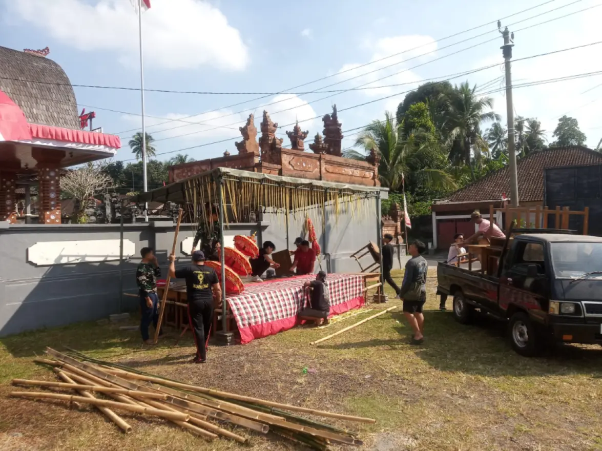 Gotong Royong Persiapan Peringatan HUT ke-81 Kemerdekaan Republik Indonesia